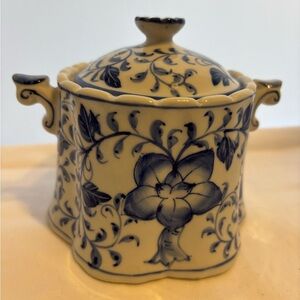 Vintage Andrea by Sadek blue and white floral sugar bowl with lid.